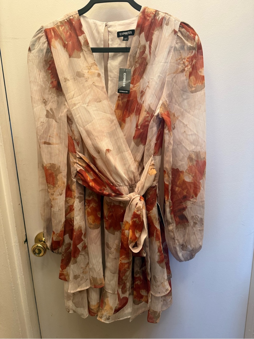 NWT Express Floral Chiffon Wrap Tie Waist Romper Size M